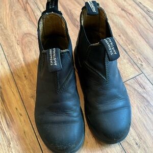 Kids size 12 Blundstones.  Good used condition!  Unisex.